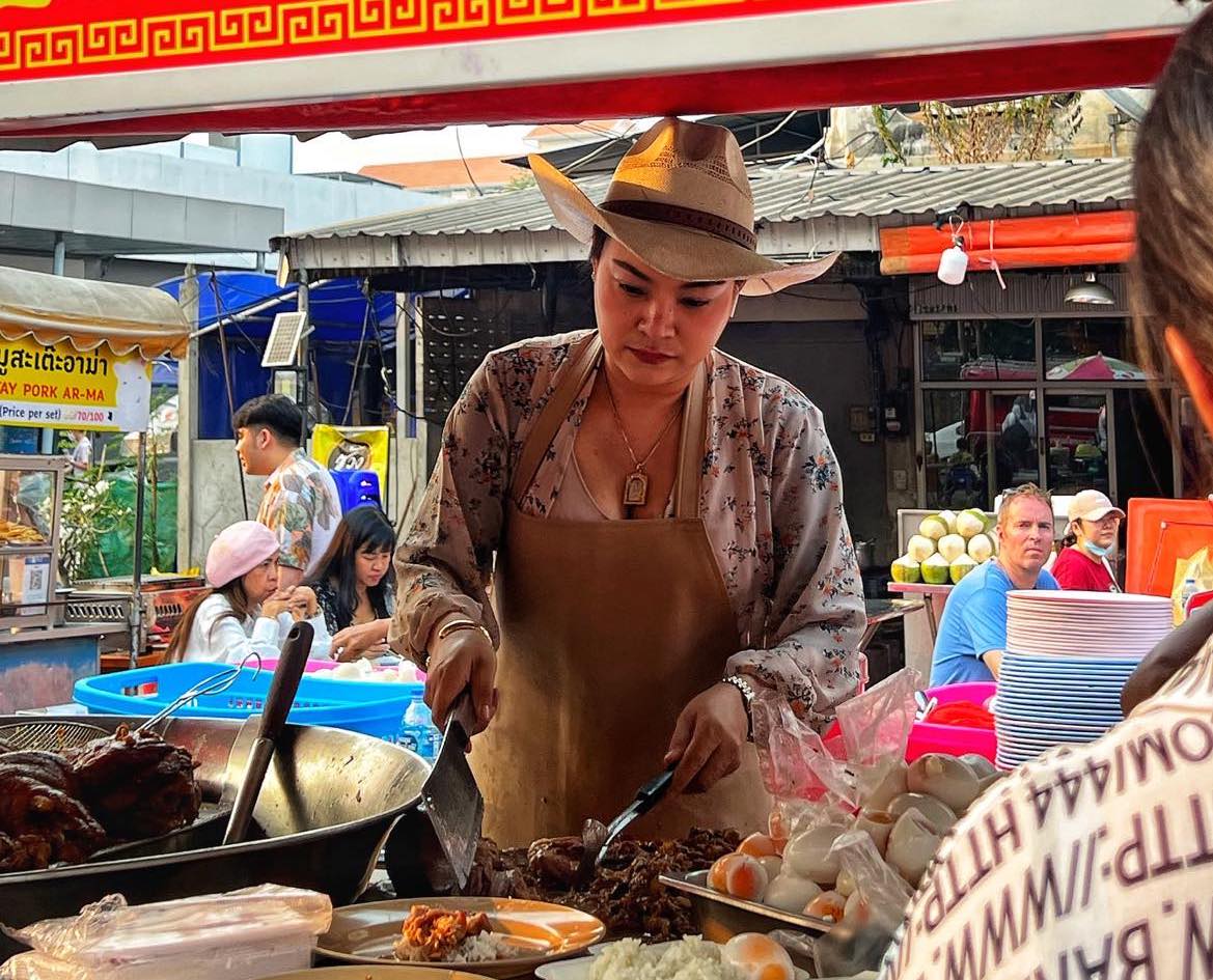 Khao kha moo Chiangmai Thai pork Cowboy Hat Lady